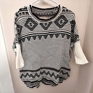 Geometric short sleeve sweater
